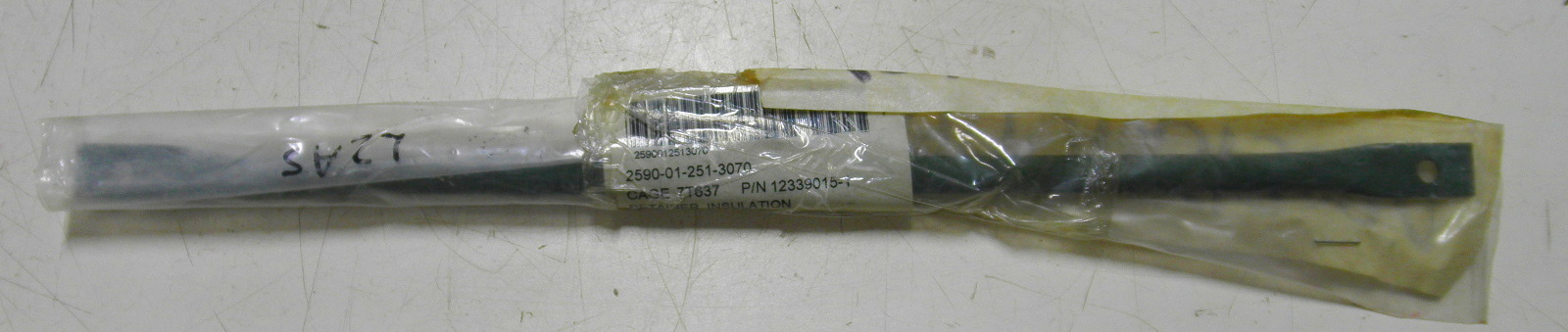 L2a5 12339015-1 2590-01-251-3070 Retainer, Insulation ⋆ DP Equipment LLC
