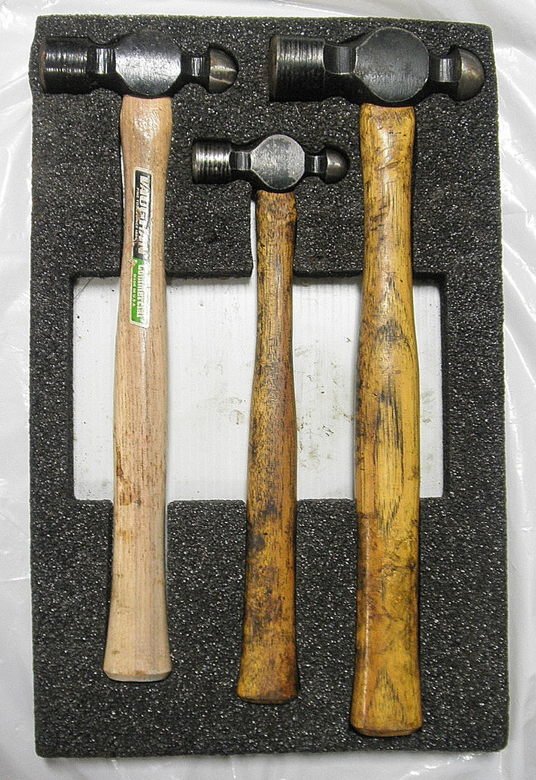 3 Pc. Vaughan USA Hickory Handle Ball Peen Hammer Set TC308 TC016 TC224 5120-01-114-5499 5120-01-112-8342 5120-01-335-1472 Used; a little dirty. Includes Foam nesting tray. R1C12