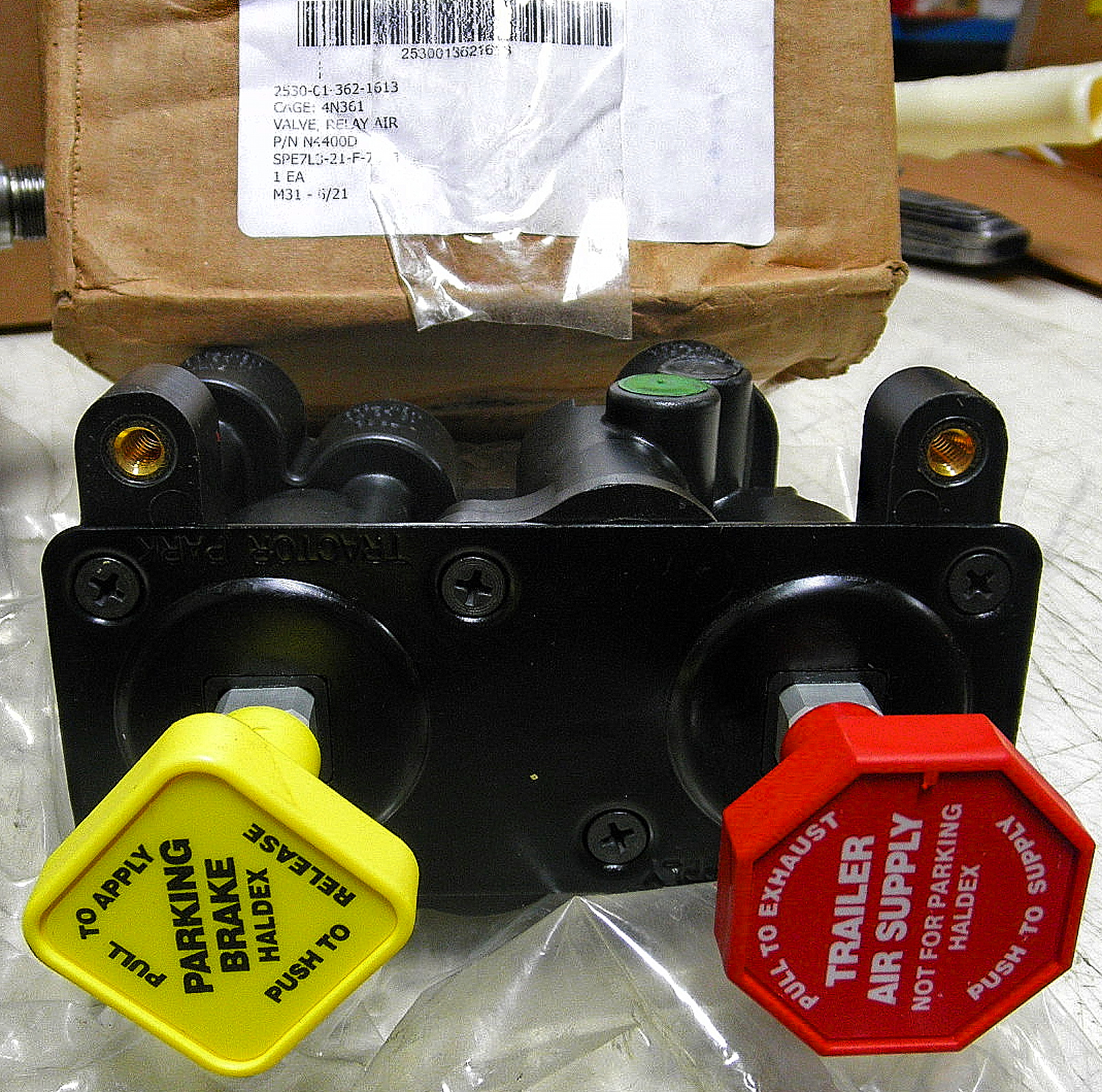 2530-01-362-1613 N4400D 1730060 Valve, Relay, Air Pressure M1070 HEMTT PLS L2C9