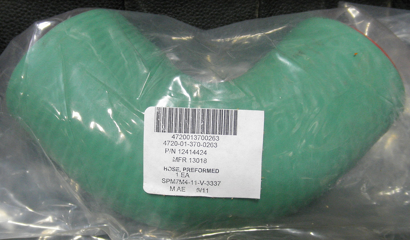4720-01-370-0263 12414424 Hose, Preformed FMTV L1C9