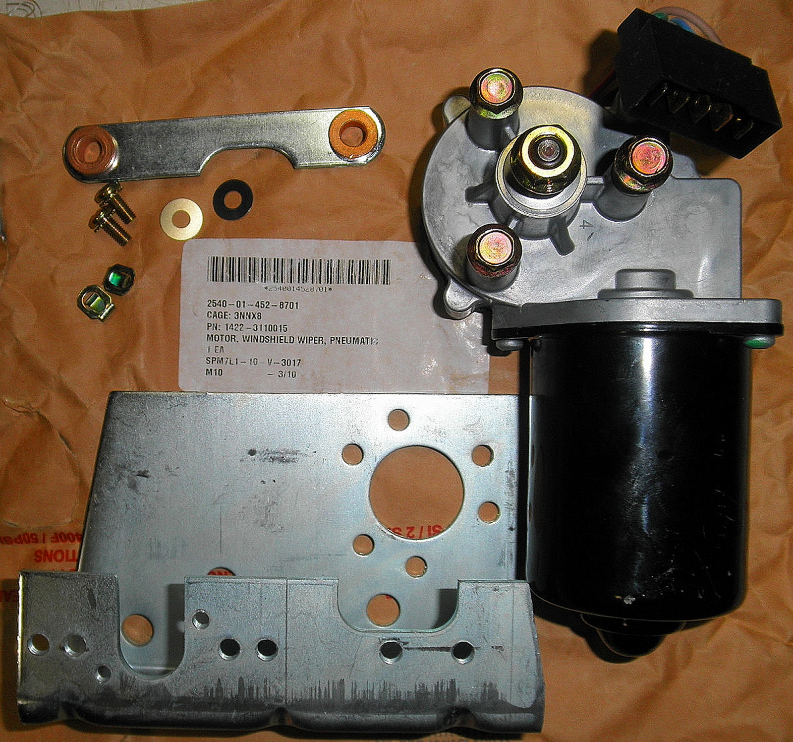 1422-3110015 2540-01-452-8701 Motor, Windshield Wiper R1C11
