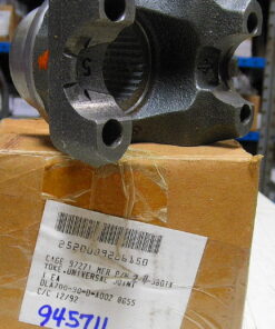 Dana Spicer 2-4-3801X AM General 945711 2520-00-928-6150 Yoke, Universal Joint CUCV L1C4