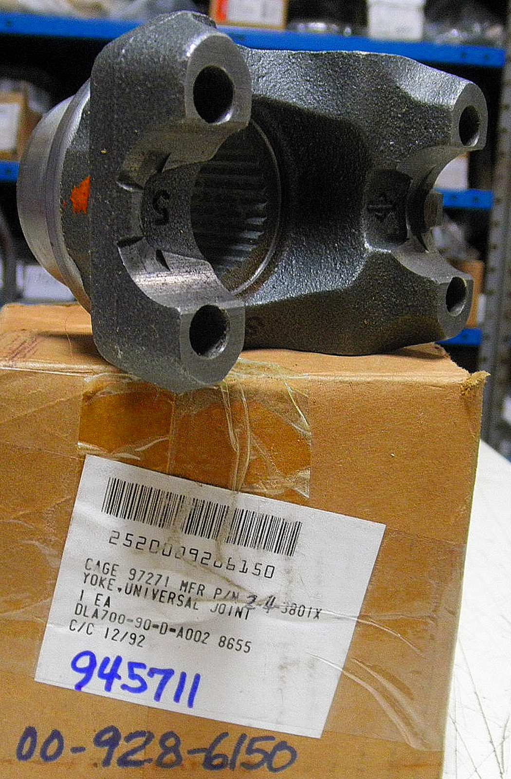 Dana Spicer 2-4-3801X AM General 945711 2520-00-928-6150 Yoke, Universal Joint CUCV L1C4