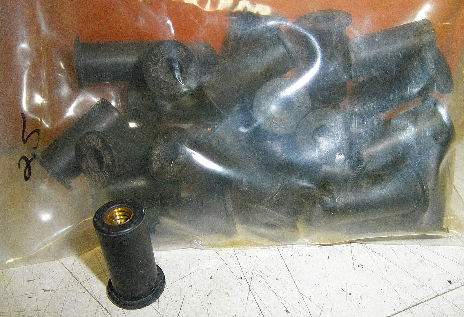 5310-00-997-3070 J1420 Qty. 25 1/4-20 Well Nut MSS84072-16 11621625 Nut, Sleeve R1C6