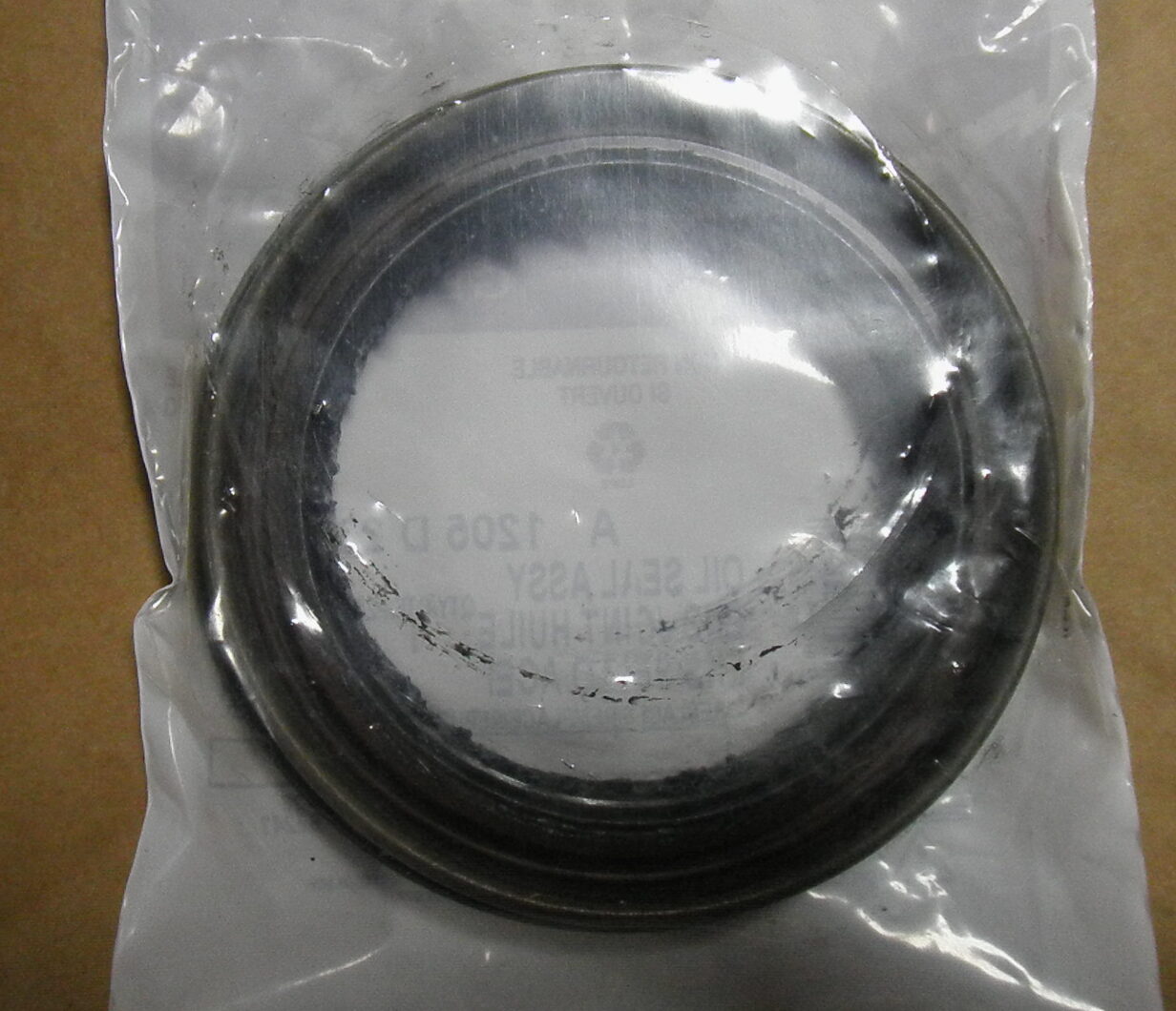5330-01-360-5253 A1205D2344 Meritor Oil Seal 120501091E