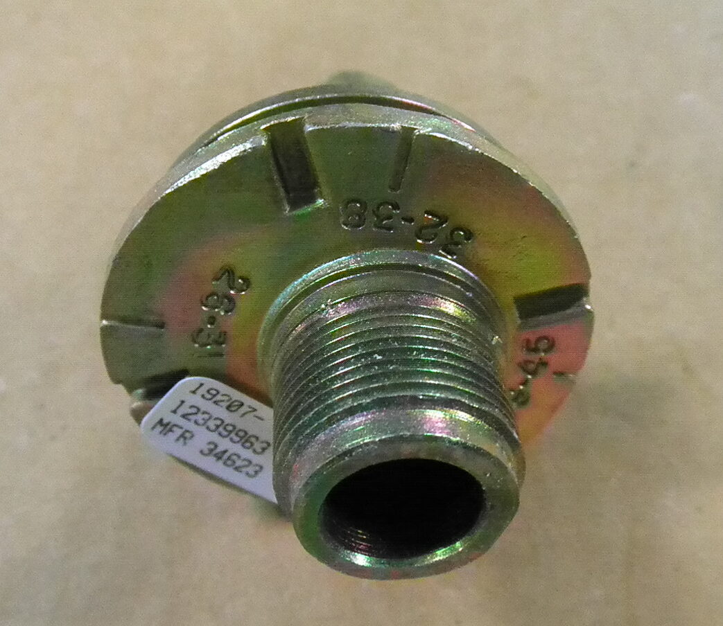 3040-01-192-3673 12339963 2538608 J3212893 Speedometer-Tachometer Drive Adapter - Image 2