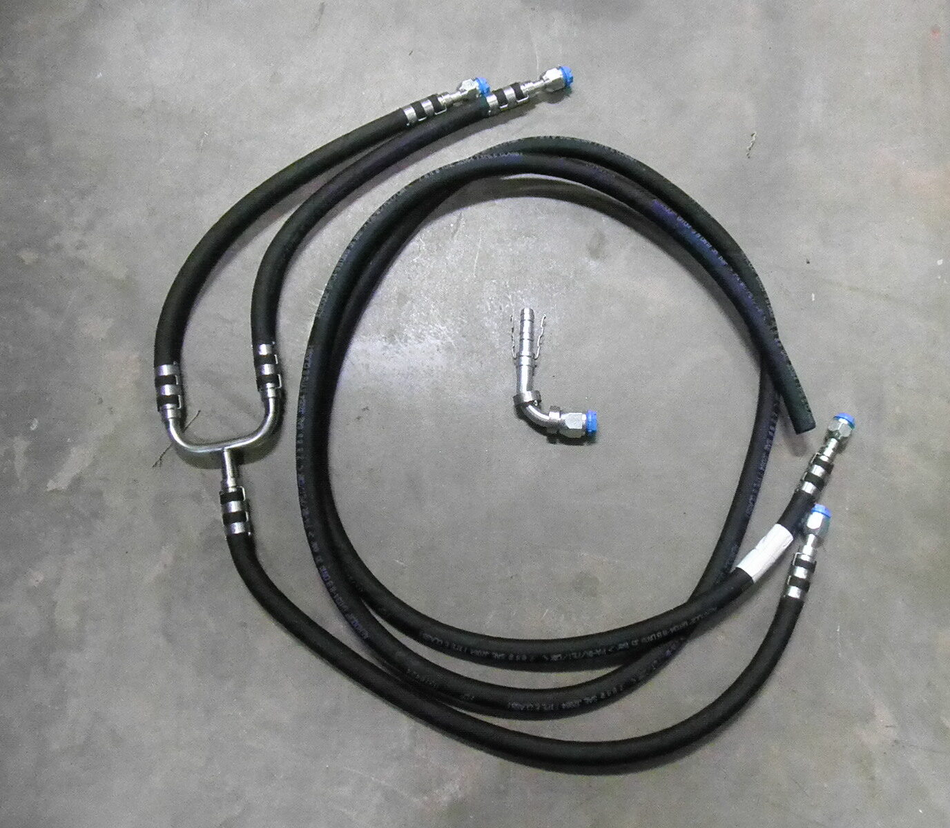 4720-01-562-4079 12040074 Tubing Connector