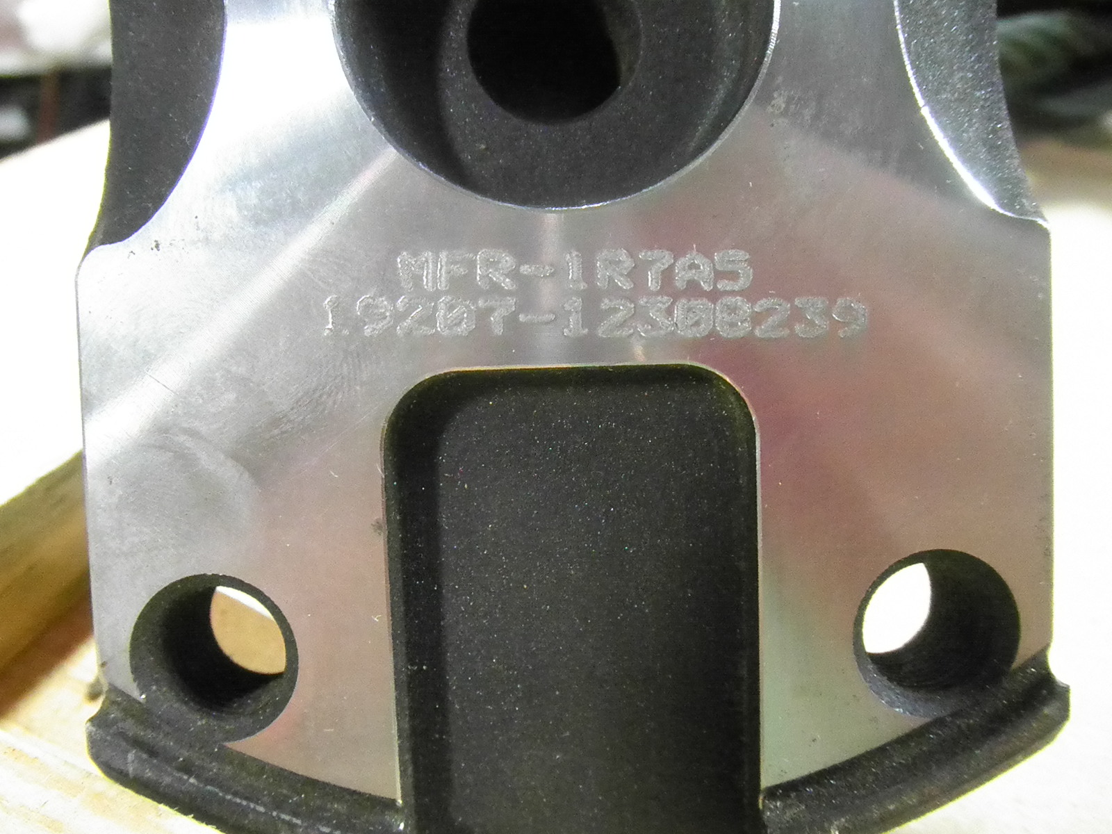 2520-01-120-9805 12308239 Yoke, Universal Joint - Image 2